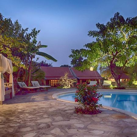 Le Flamboyant Resort Kep Exterior photo