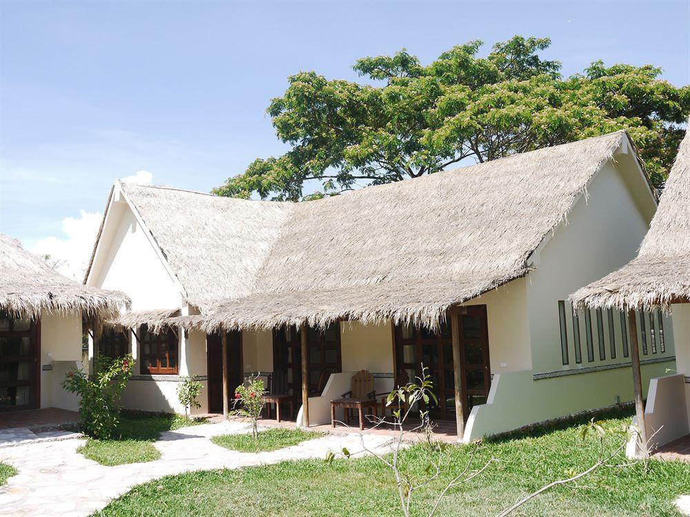Le Flamboyant Resort Kep Exterior photo