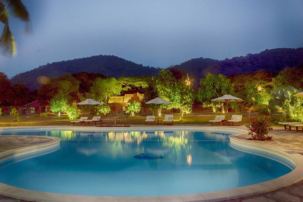 Le Flamboyant Resort Kep Exterior photo