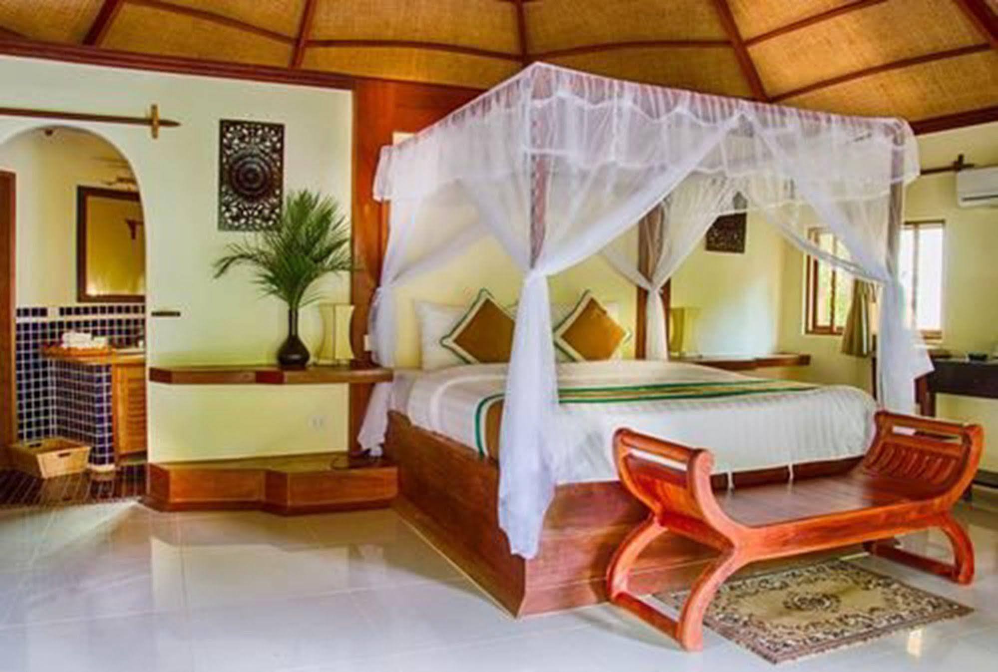 Le Flamboyant Resort Kep Exterior photo